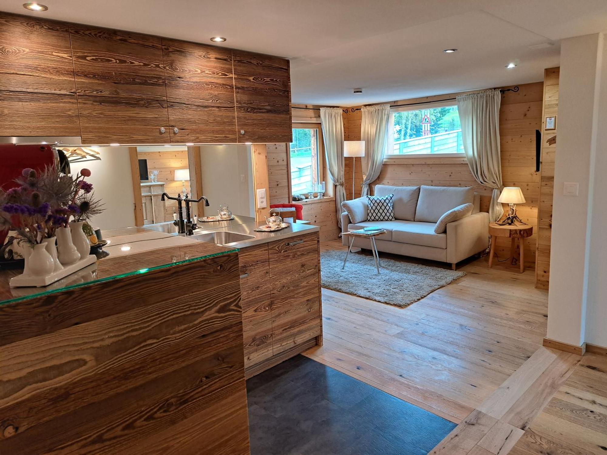 Hotel Chesa Staila Ла-Пунт-Чамуэшч Экстерьер фото