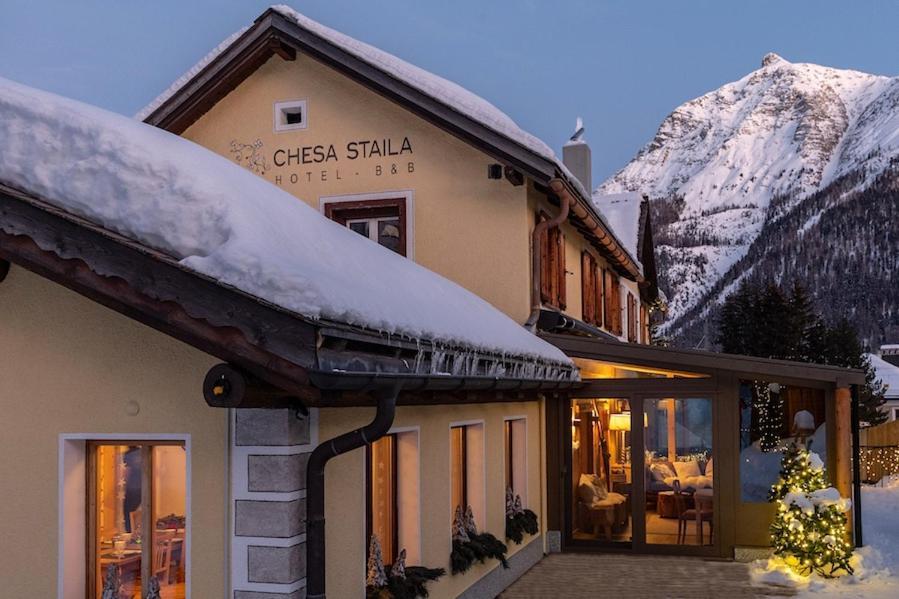 Hotel Chesa Staila Ла-Пунт-Чамуэшч Экстерьер фото